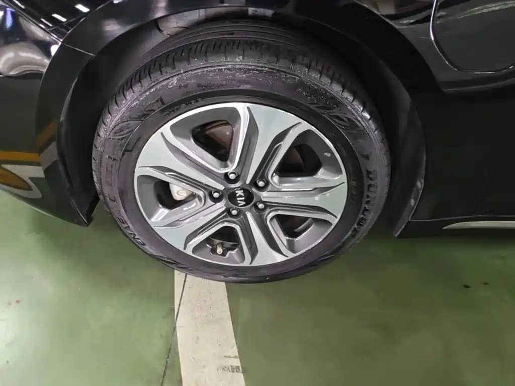 Kia K5 New Energy — миниатюра 23