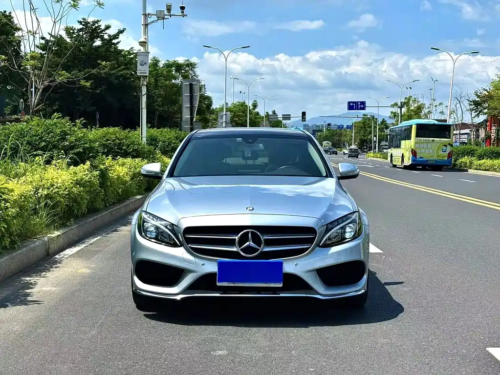 Mercedes-Benz C-Class — миниатюра 2