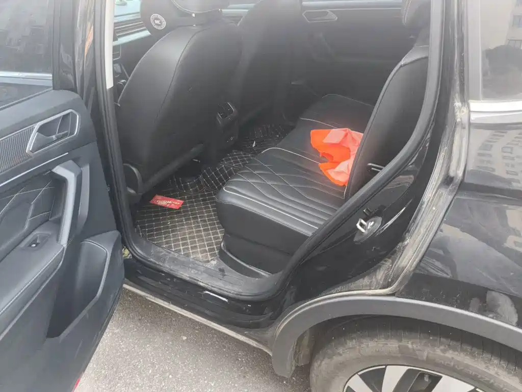 Volkswagen Tiguan L — миниатюра 15