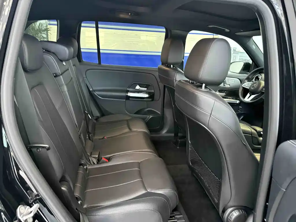 Mercedes-Benz GLB — миниатюра 19