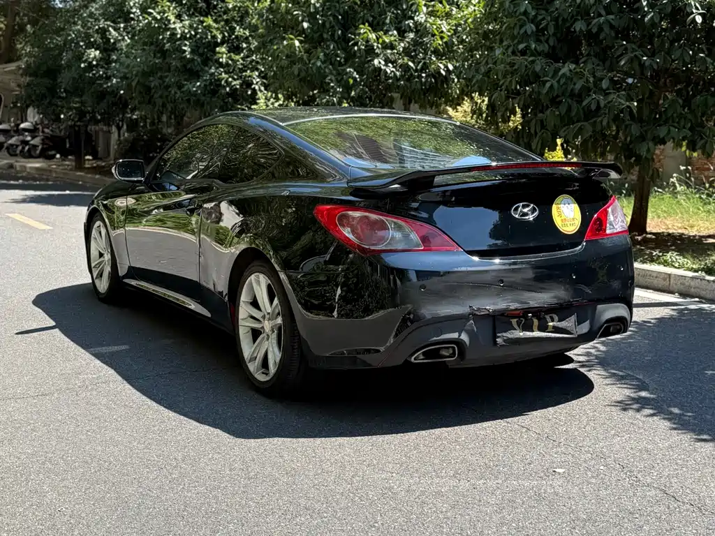 Hyundai Genesis Coupe — миниатюра 9