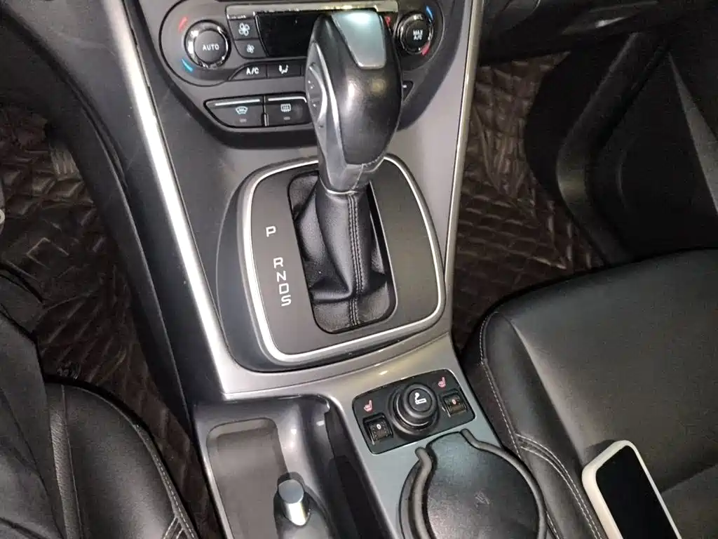 Ford Kuga — миниатюра 15