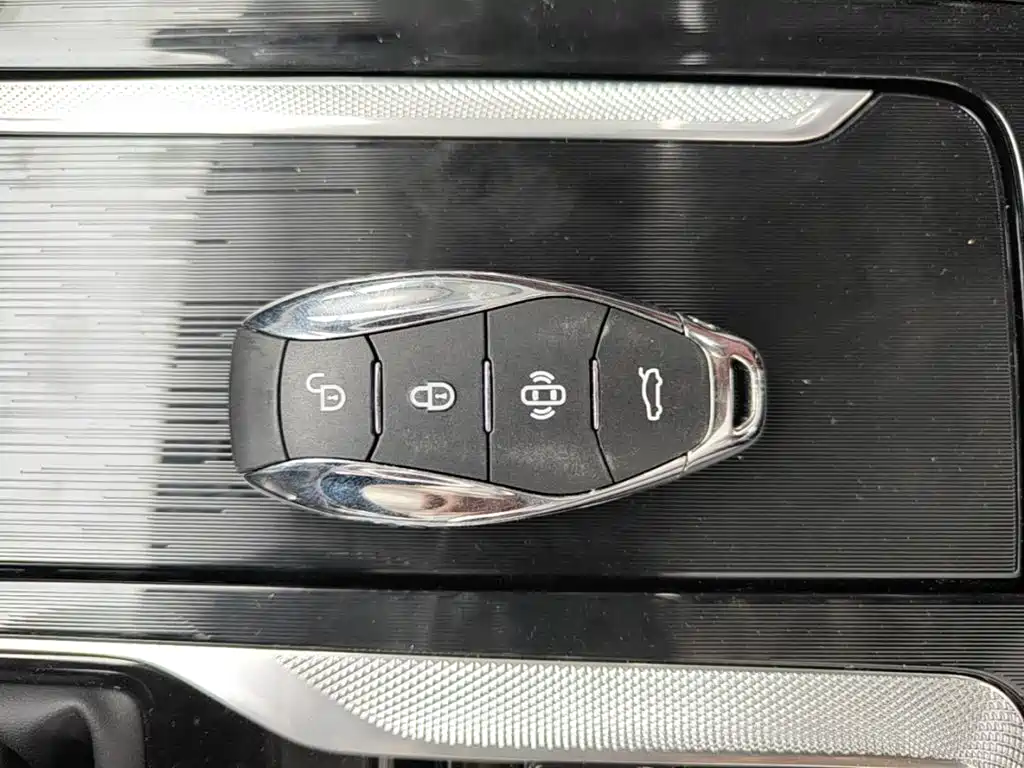 Hongqi Hongqi H5 — миниатюра 9