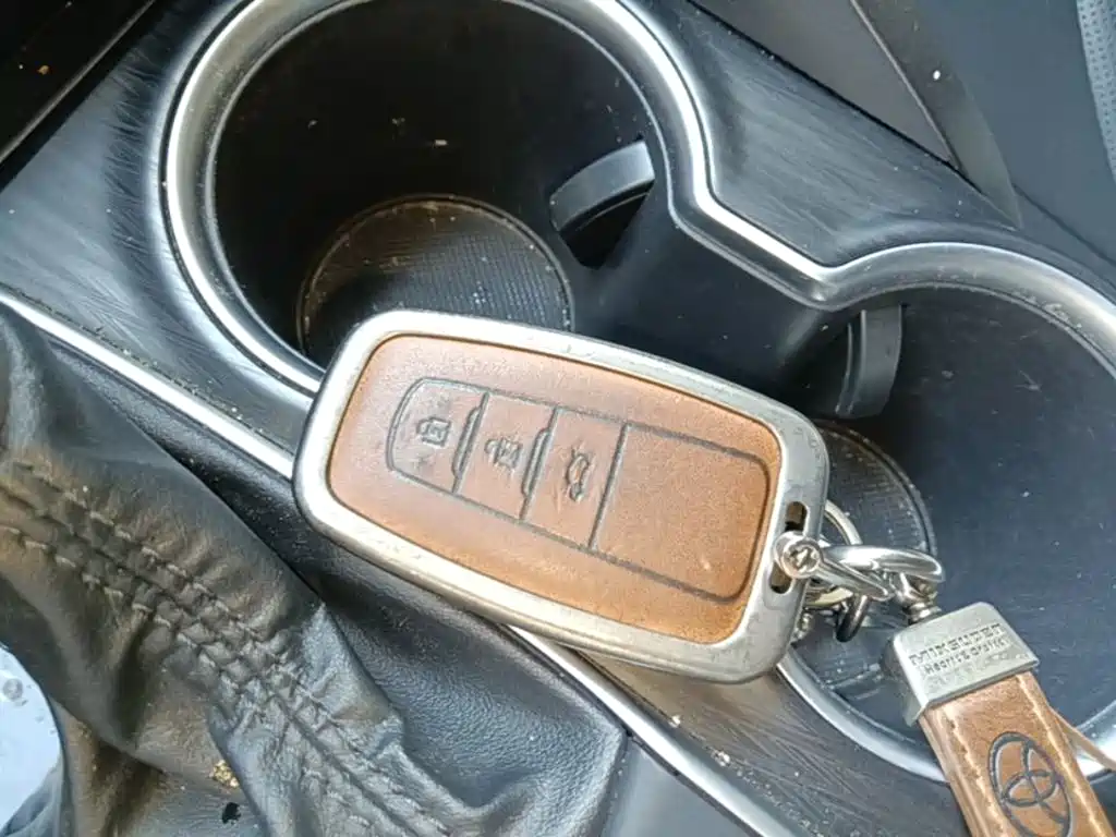 Toyota Camry — миниатюра 9