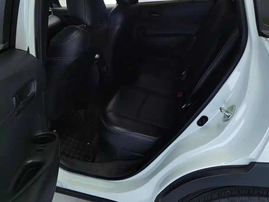 Toyota Corolla Cross — миниатюра 11