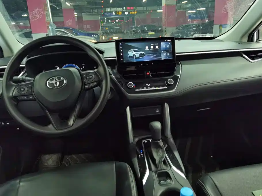 Toyota Corolla Cross — миниатюра 12