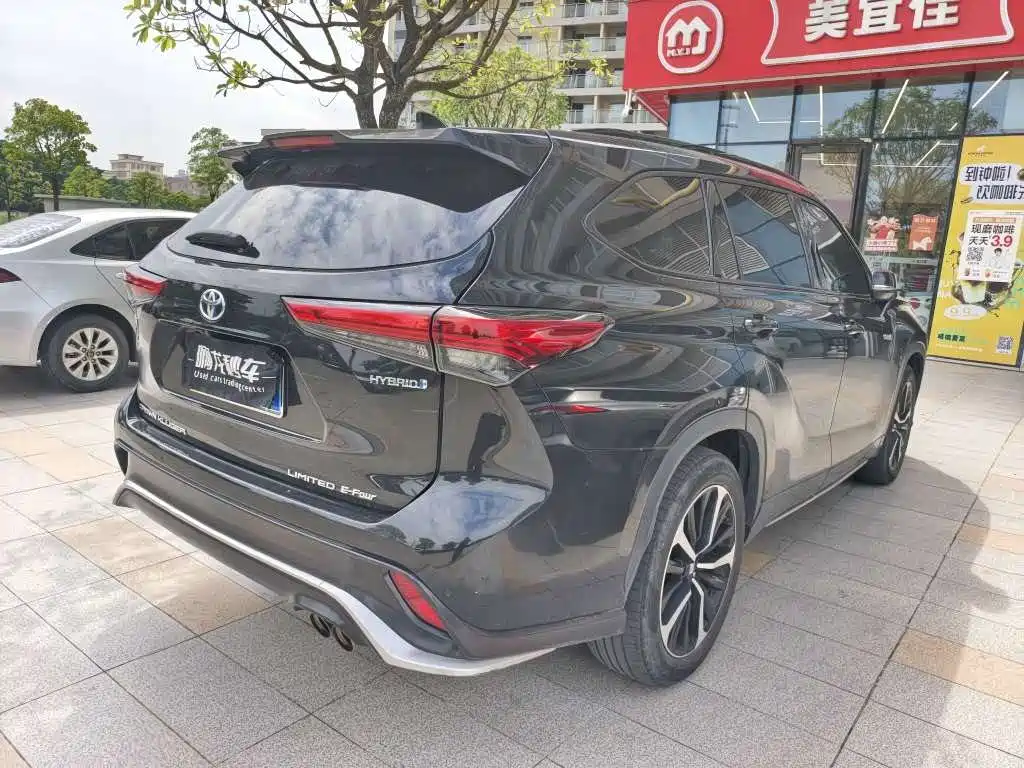 Toyota Crown Kluger — миниатюра 7