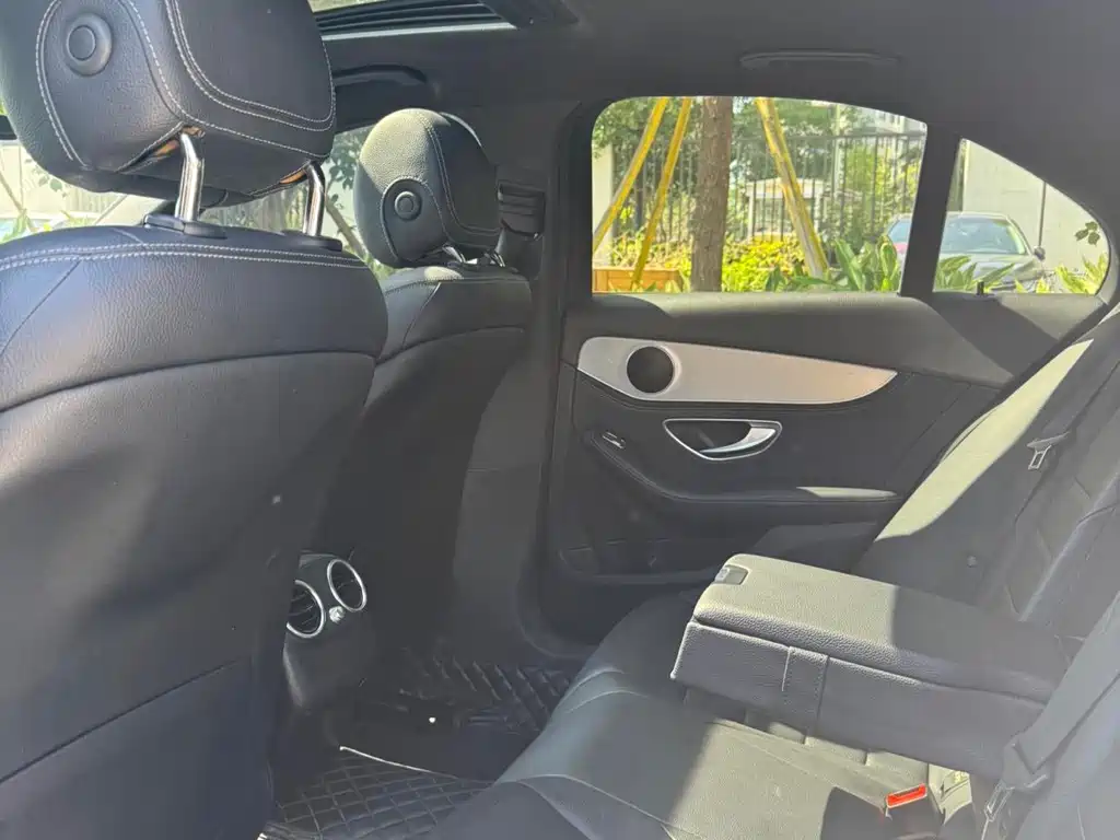 Mercedes-Benz C-Class — миниатюра 5