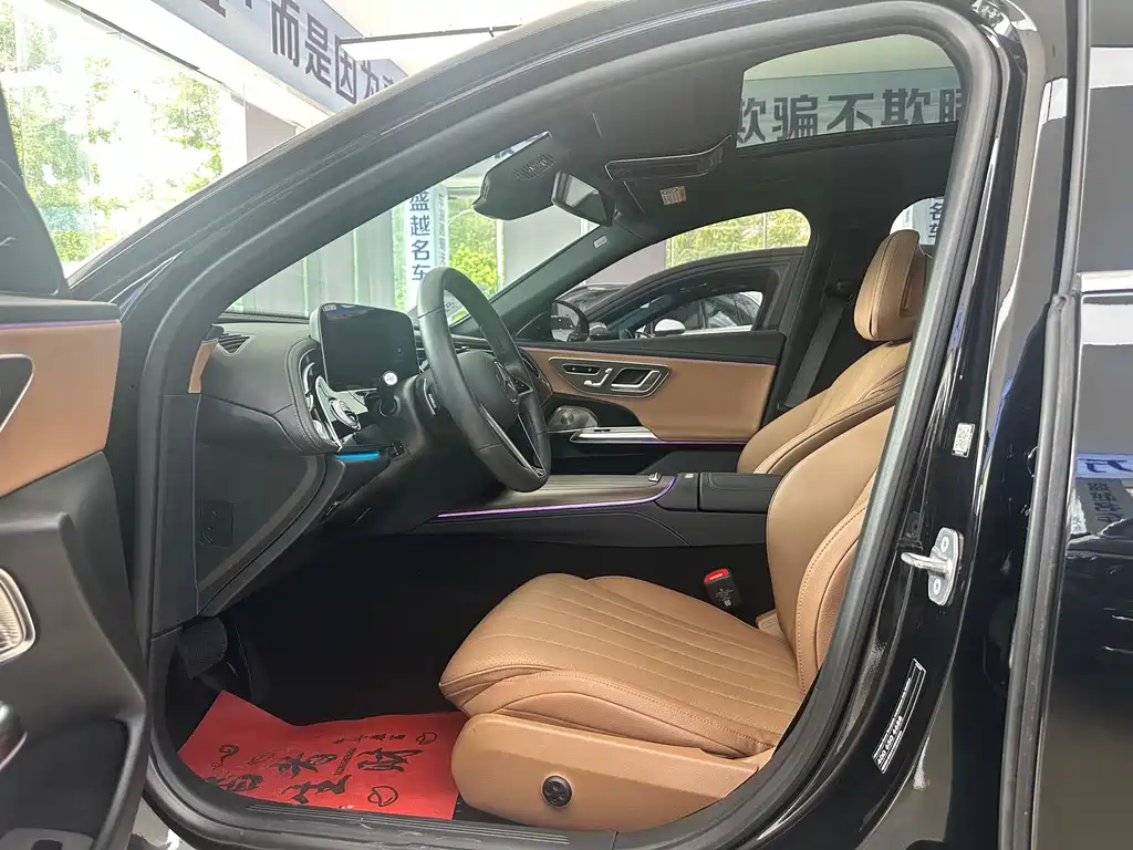 Mercedes-Benz E-Class — миниатюра 5