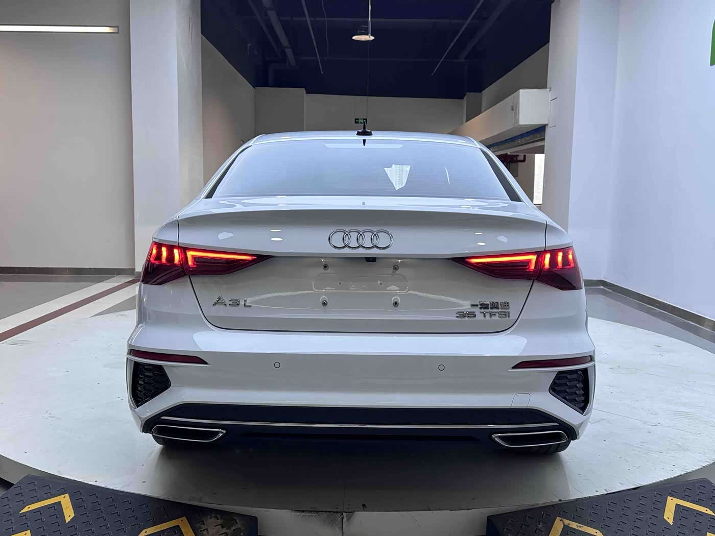 Audi A3 1.4 л 2023 г. Белый, пробег 20000 км