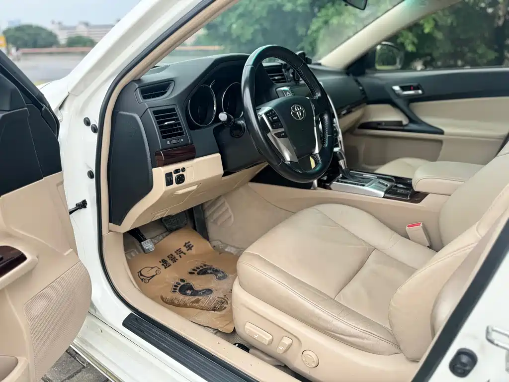 Toyota Reiz — миниатюра 6