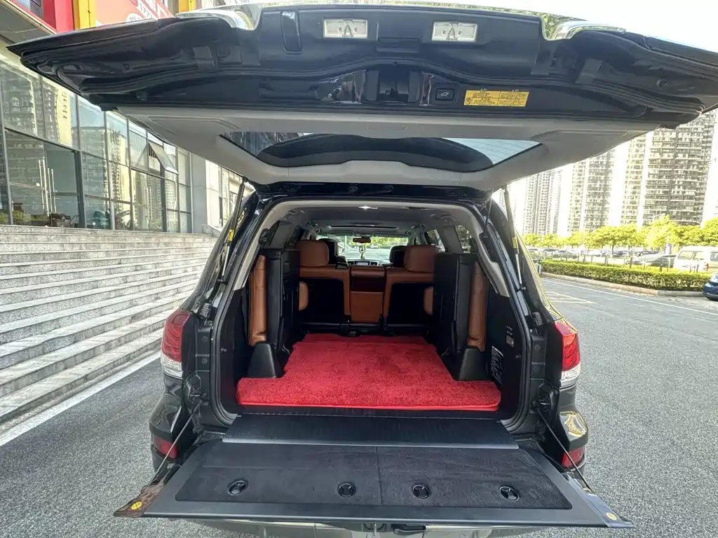 Lexus LX — миниатюра 16