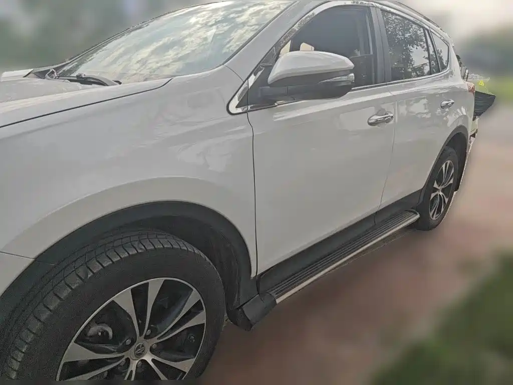Toyota RAV4 — миниатюра 2