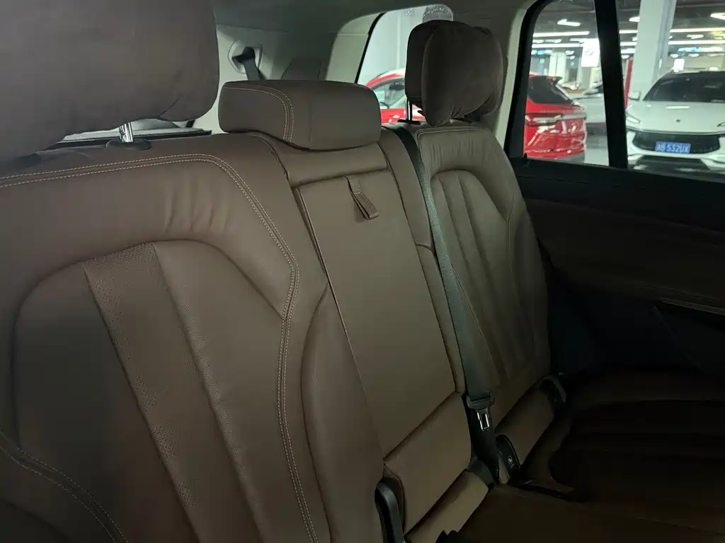 BMW X7 — миниатюра 9