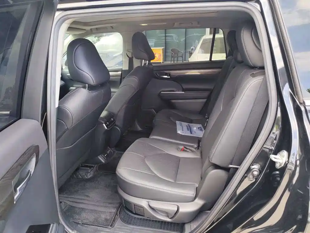Toyota Highlander — миниатюра 6