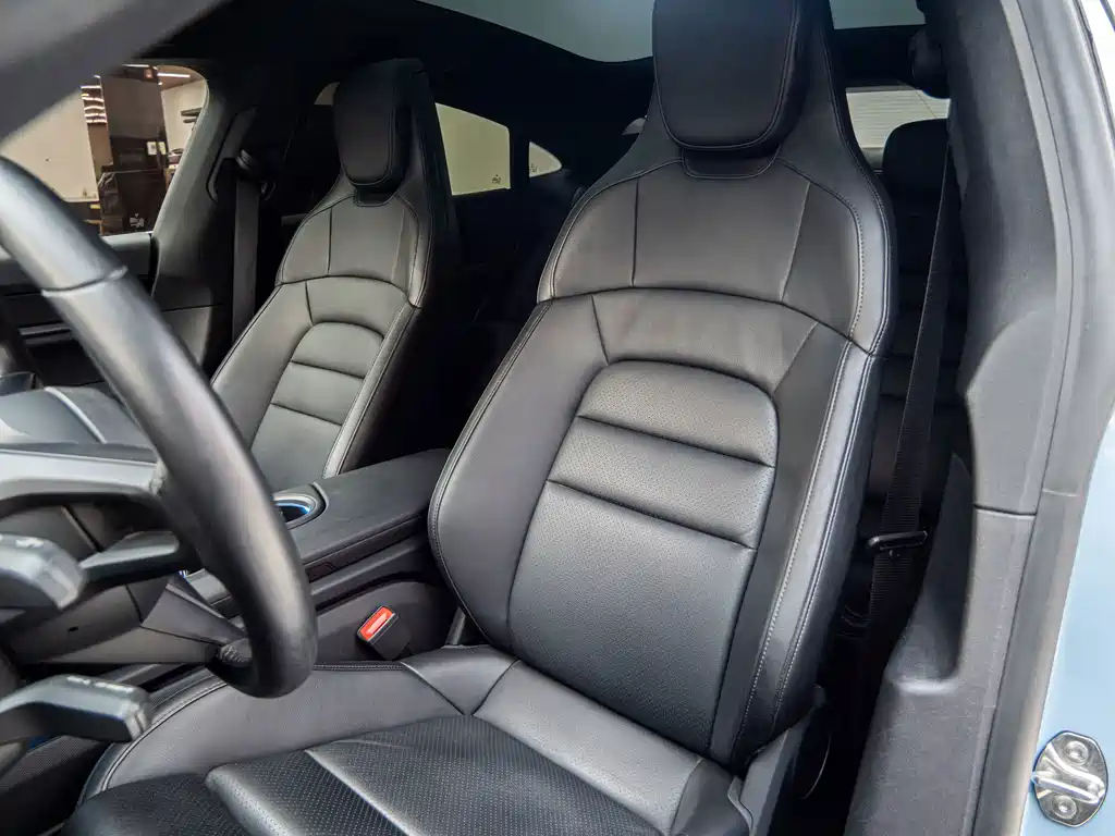 Porsche Taycan — миниатюра 19