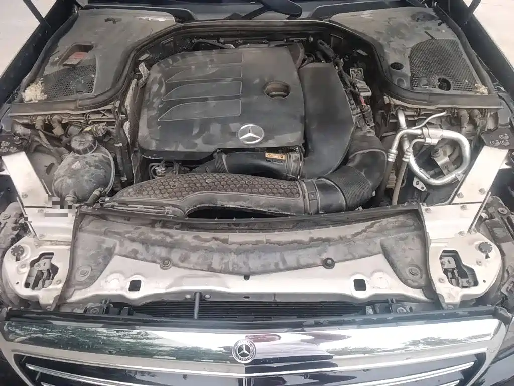 Mercedes-Benz E-Class — миниатюра 21