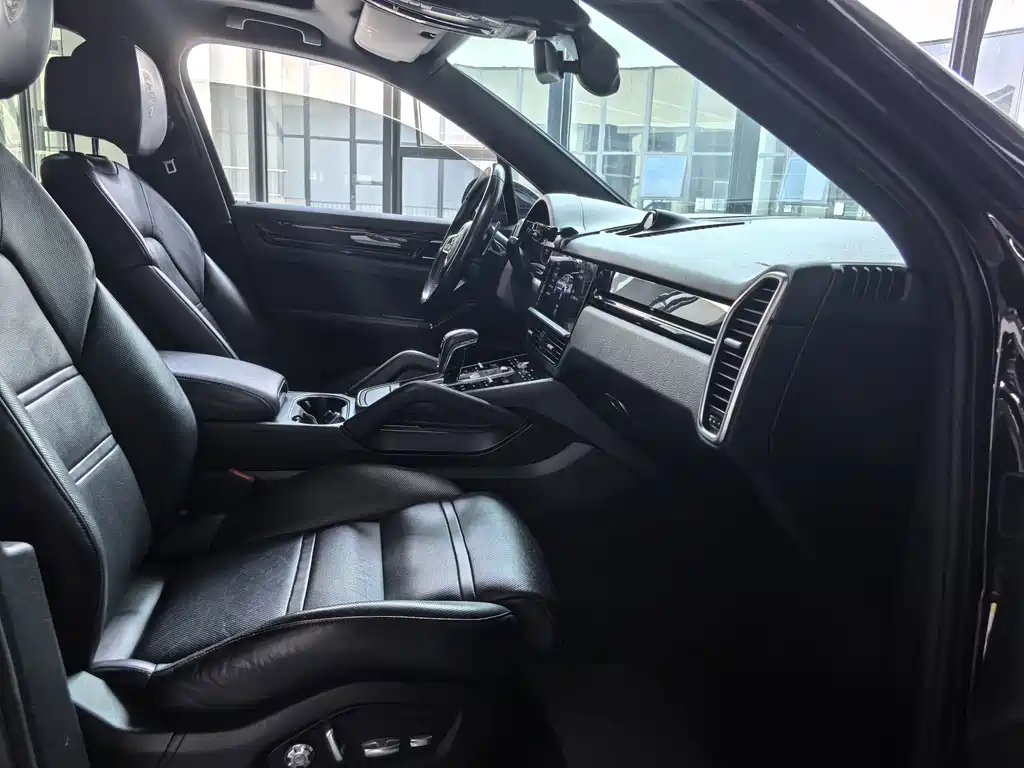 Porsche Cayenne Hybrid — миниатюра 15