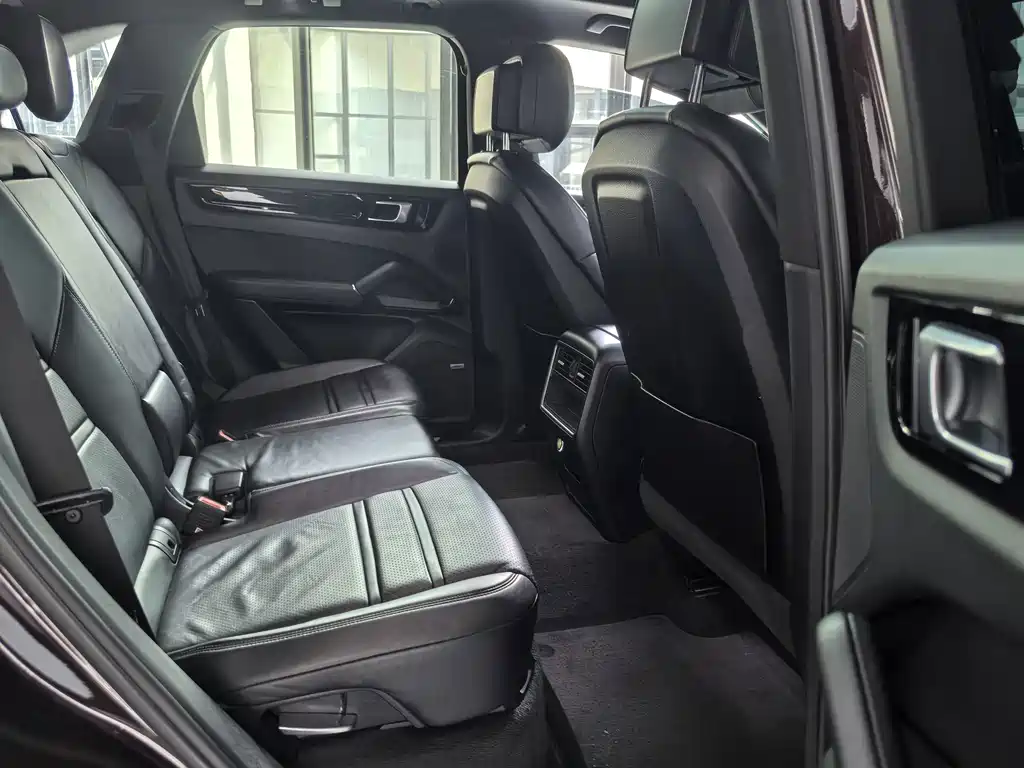 Porsche Cayenne Hybrid — миниатюра 13
