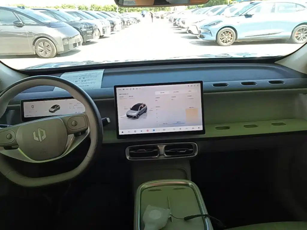 Leapmotor Leapmotor B10 — миниатюра 10