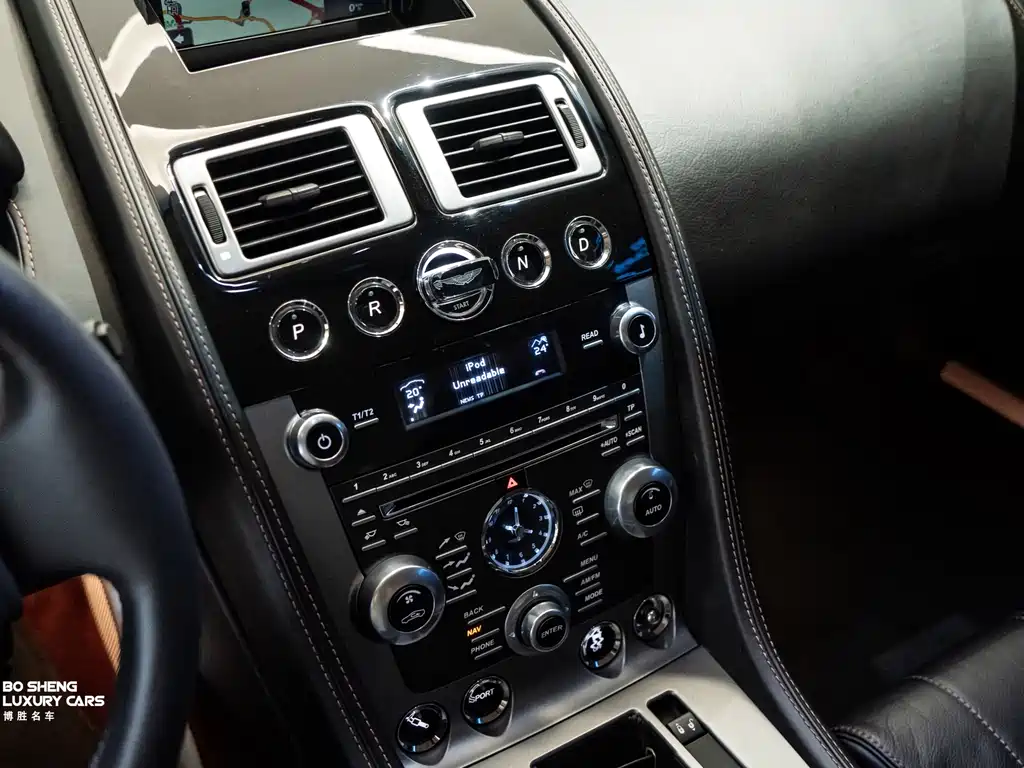 Aston Martin Virage — миниатюра 14