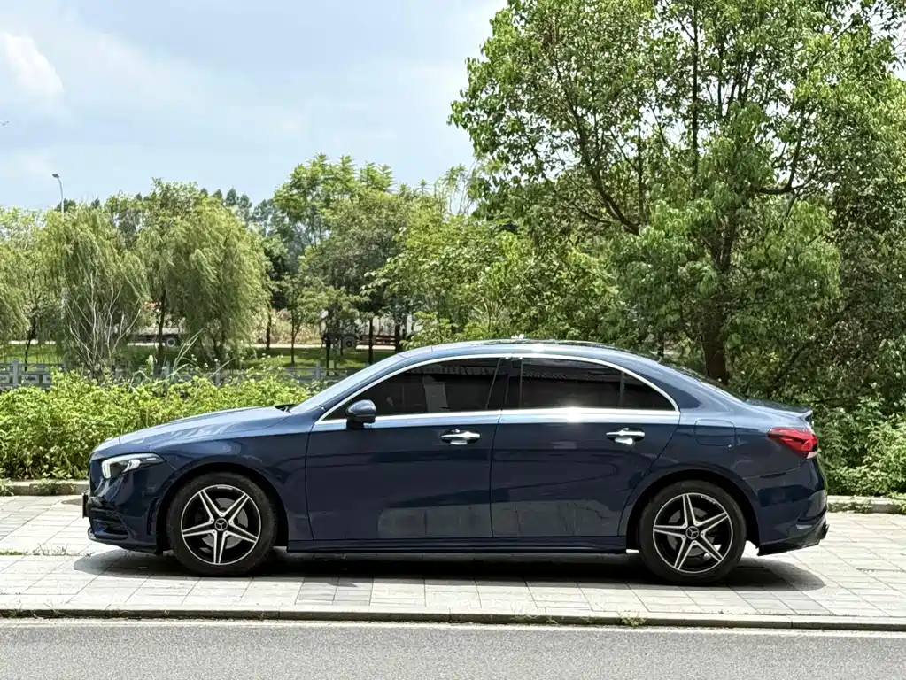 MERCEDES-BENZ A CLASS