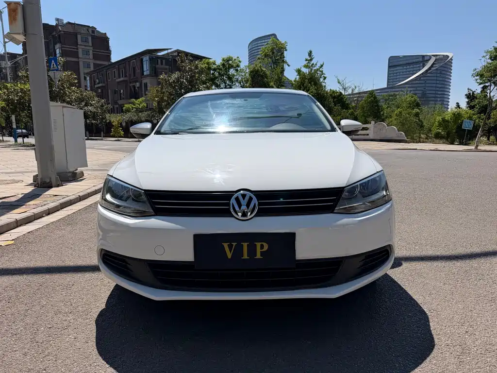 Volkswagen Sagitar 2012 1.4TSI AT Luxury
