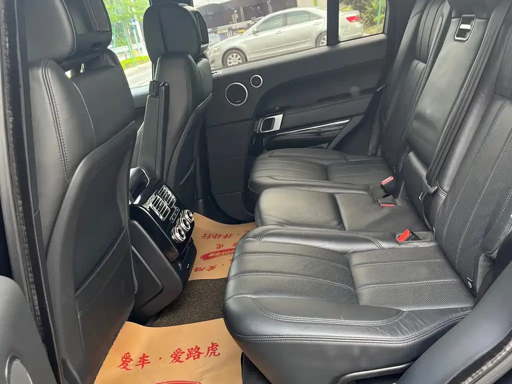 Land Rover Range Rover — миниатюра 17