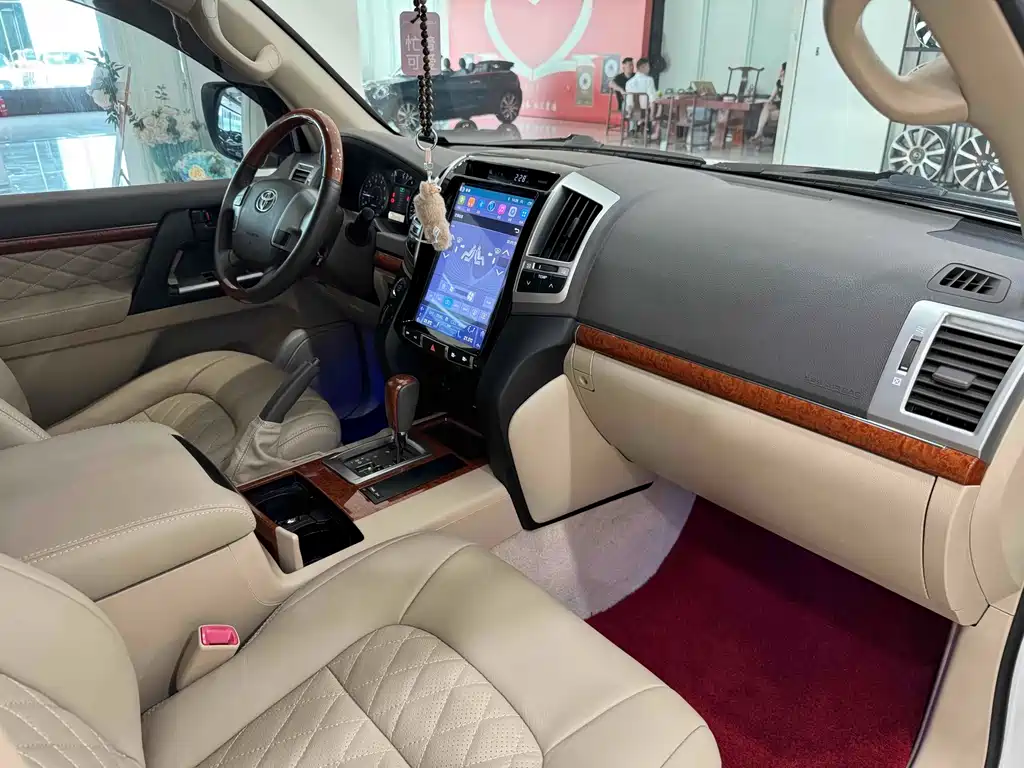 Toyota Land Cruiser — миниатюра 9