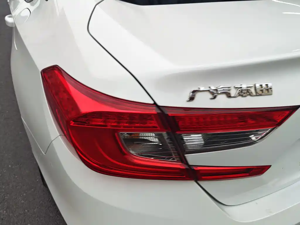 Honda Accord — миниатюра 12