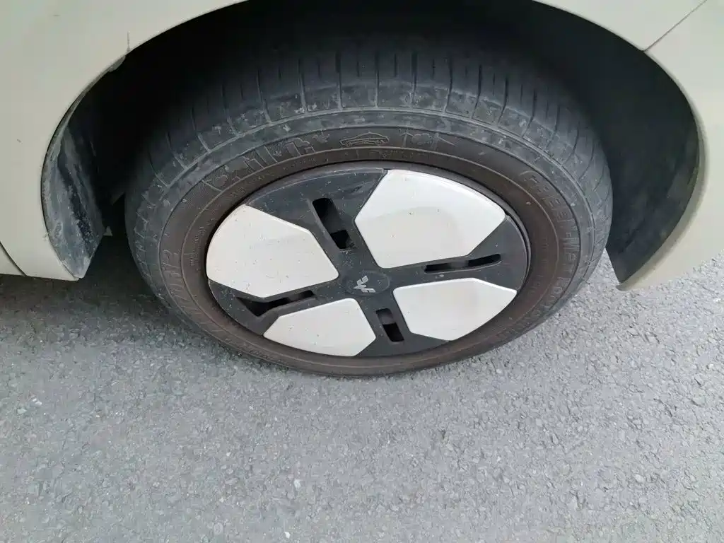 Wuling MINIEV — миниатюра 25