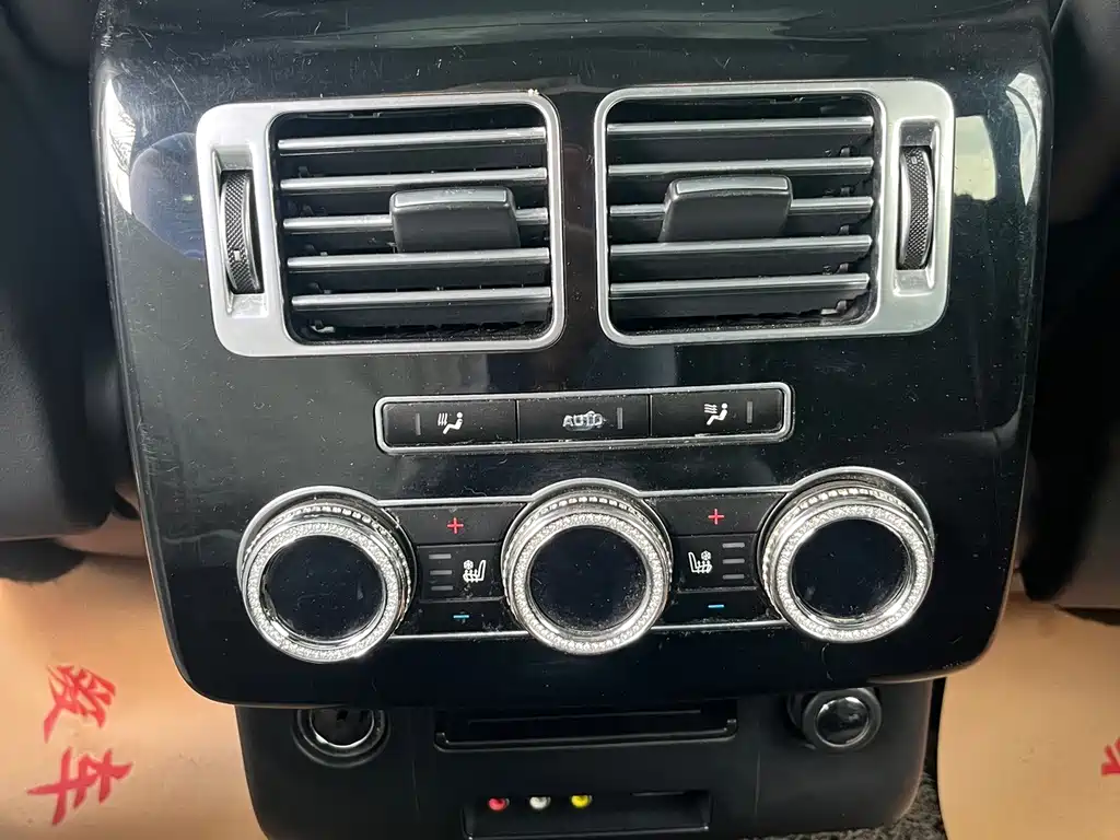 Land Rover Range Rover — миниатюра 16