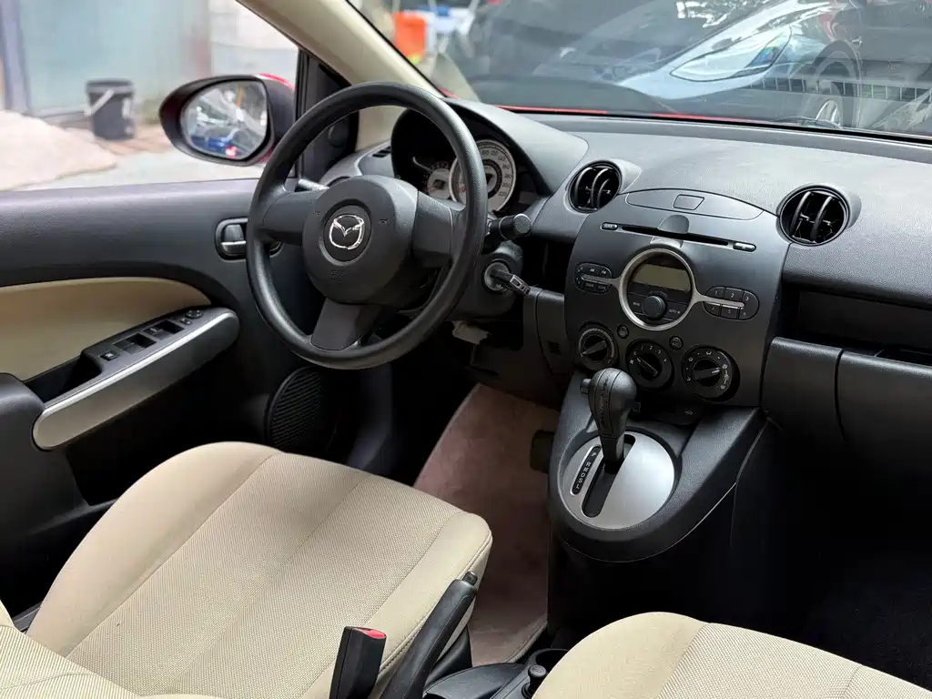 Mazda 2 — миниатюра 7