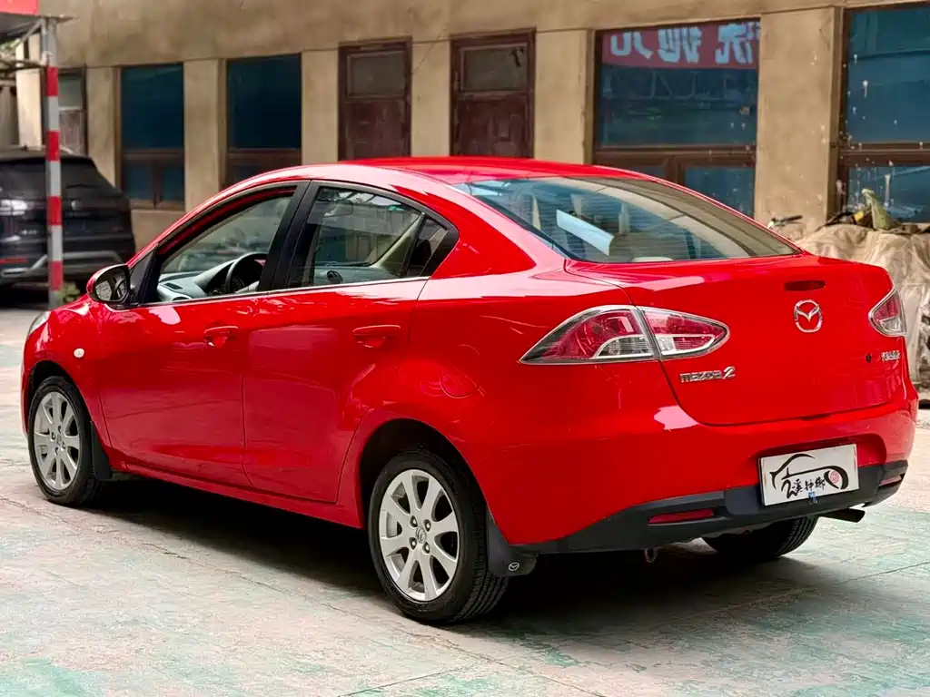 Mazda 2 — миниатюра 5