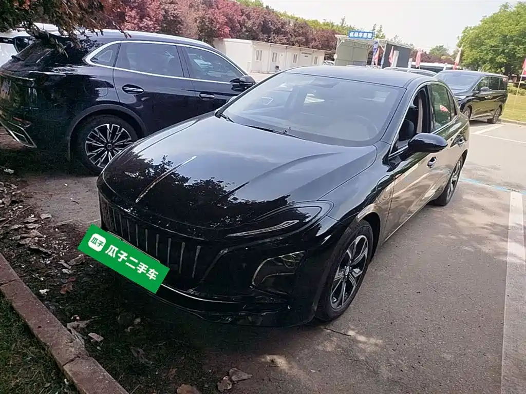 Hongqi Hongqi E-QM5 2024