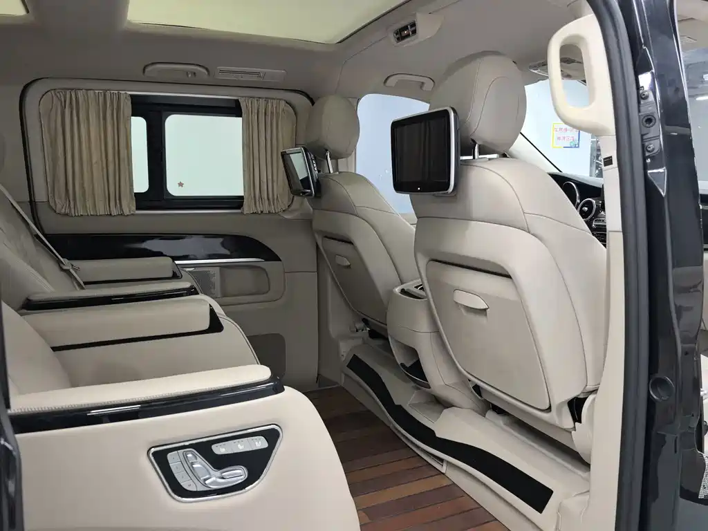 Mercedes-Benz V-Class — миниатюра 7