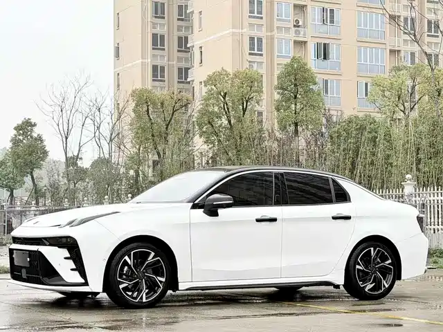 2024 Lynk & Co 03
