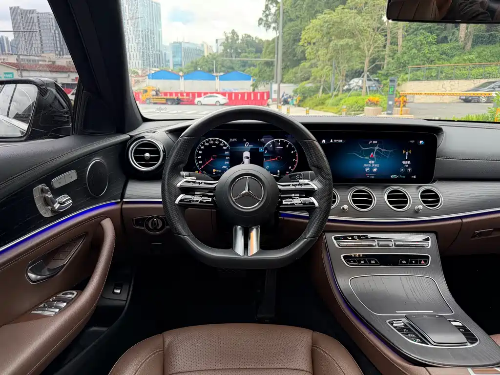 Mercedes-Benz E-Class — миниатюра 10