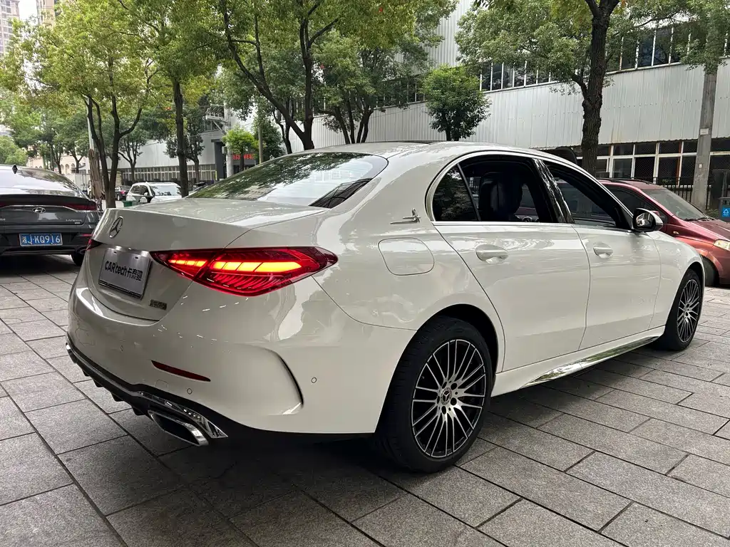 Mercedes-Benz C-Class — миниатюра 15