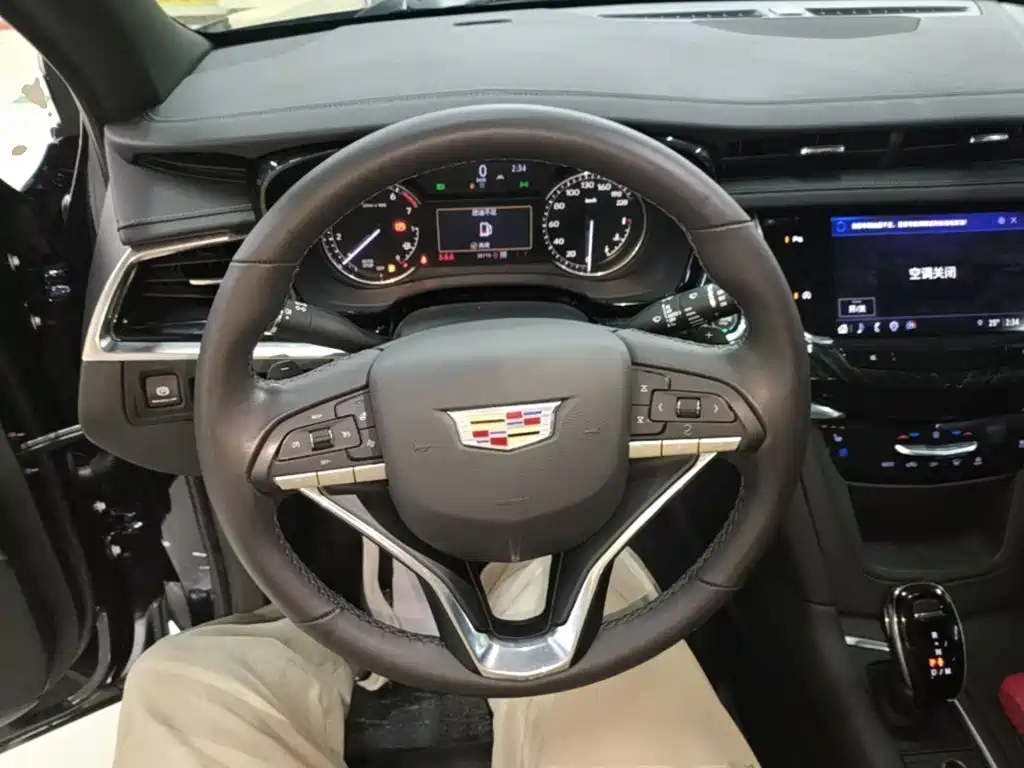 Cadillac XT6 — миниатюра 11