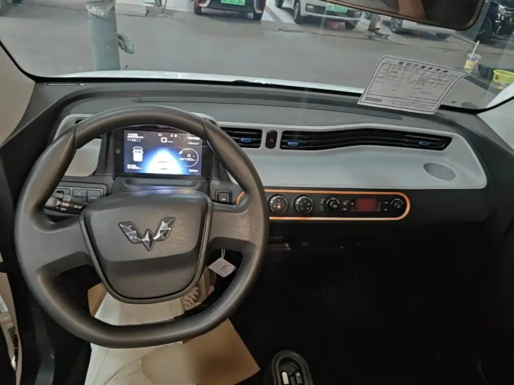 Wuling MINIEV — миниатюра 10