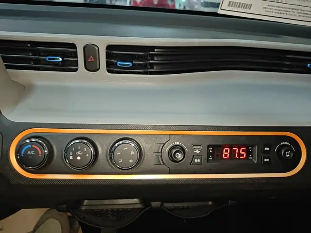 Wuling MINIEV — миниатюра 13