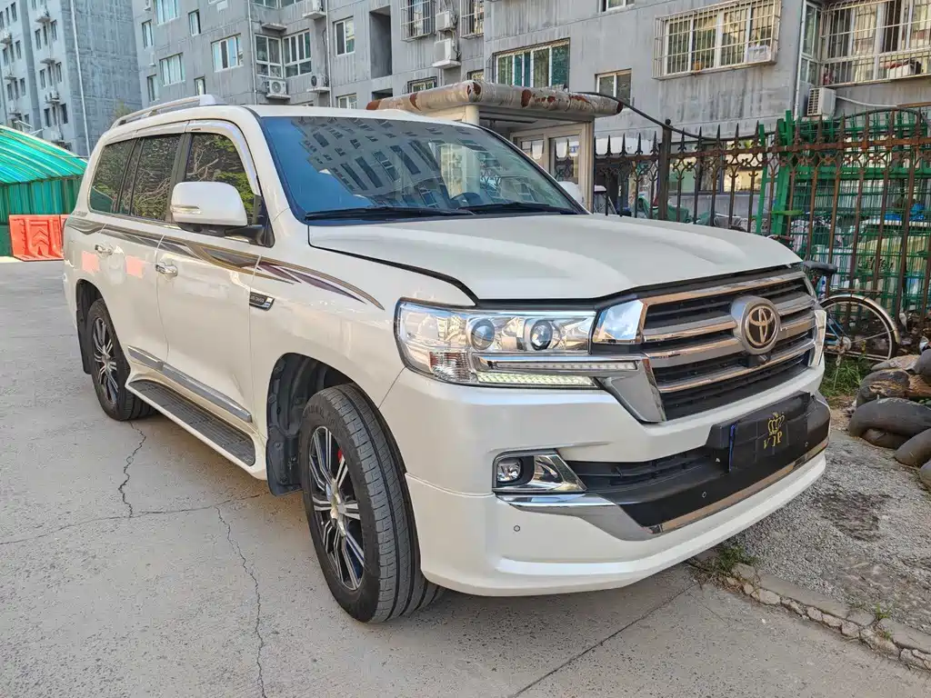 Toyota Land Cruiser — миниатюра 2
