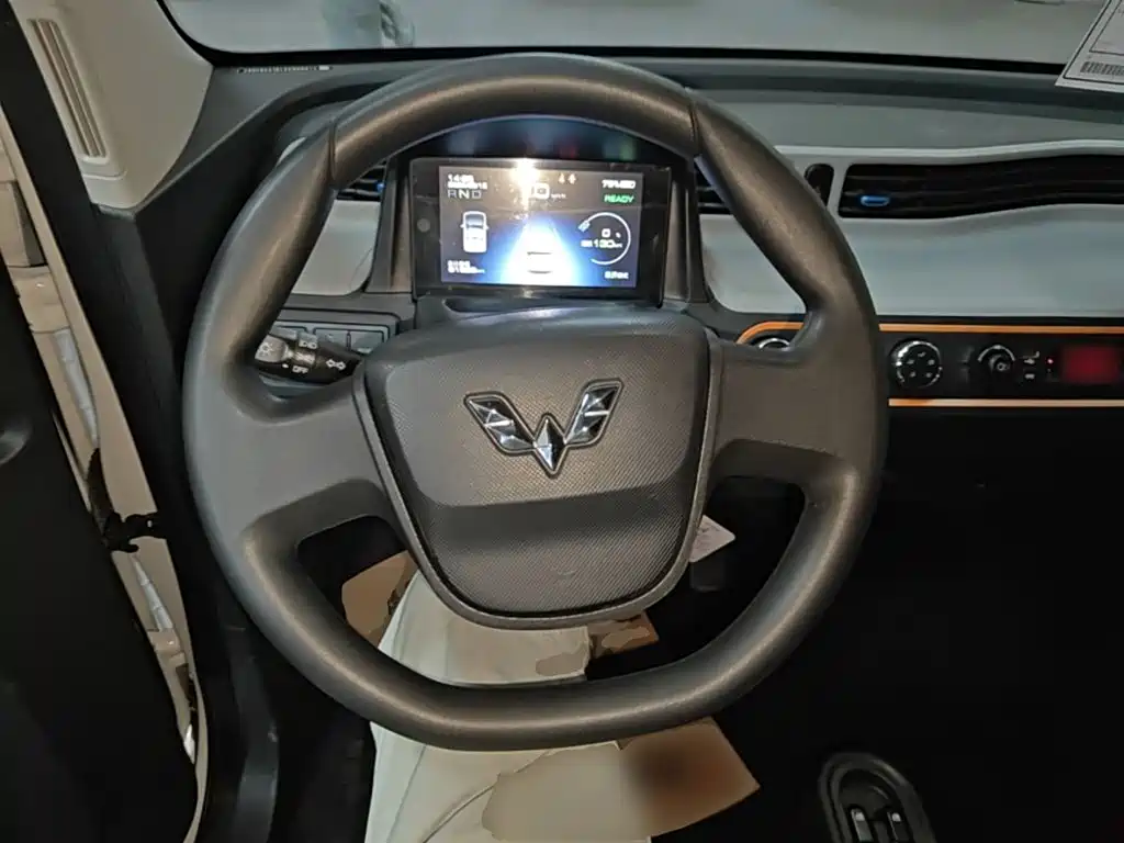 Wuling MINIEV — миниатюра 11