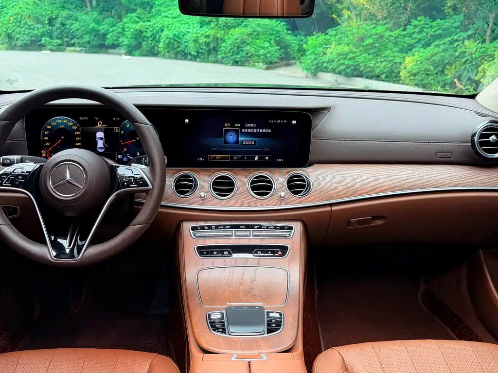 Mercedes-Benz E-Class — миниатюра 2