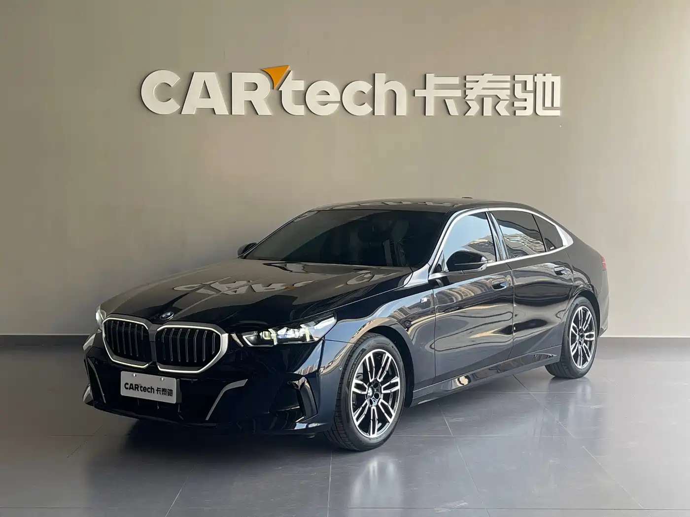 宝马5系 2025款 530Li 领先型 M运动套装 2025