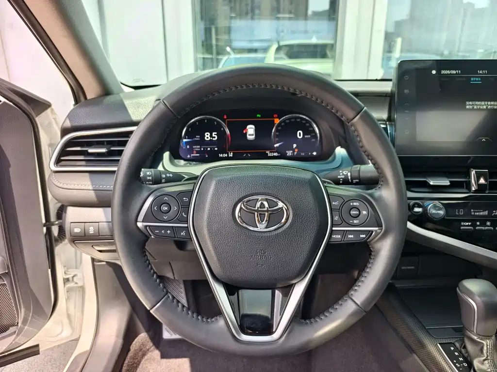 Toyota Camry — миниатюра 16
