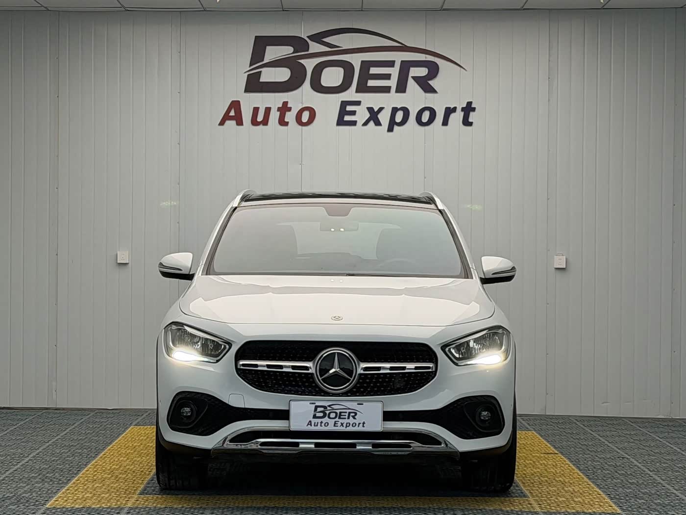 Mercedes-Benz GLA 1.3 л 2021 г. Белый, пробег 42000 км