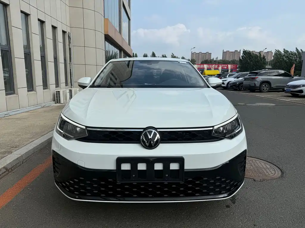 Volkswagen Lavida — миниатюра 2