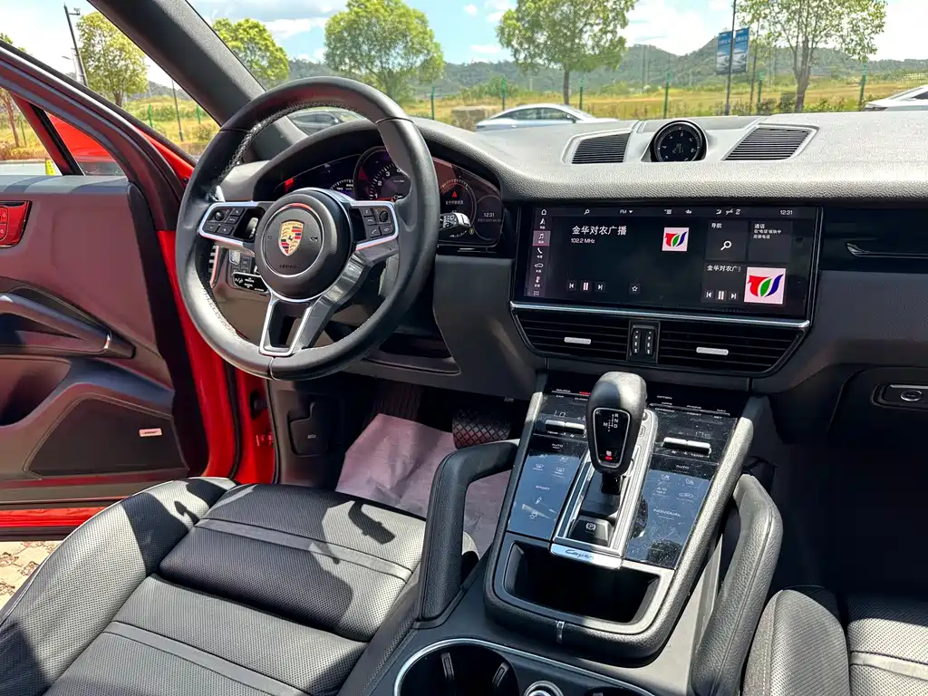 PORSCHE CAYENNE